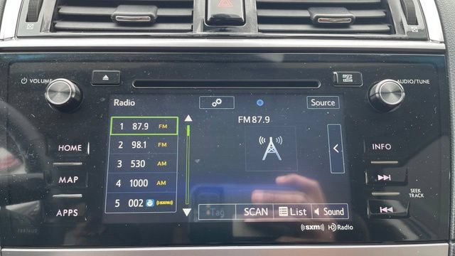 Used 2017 Subaru Outback 3.6R Touring AWD/4WD image 19