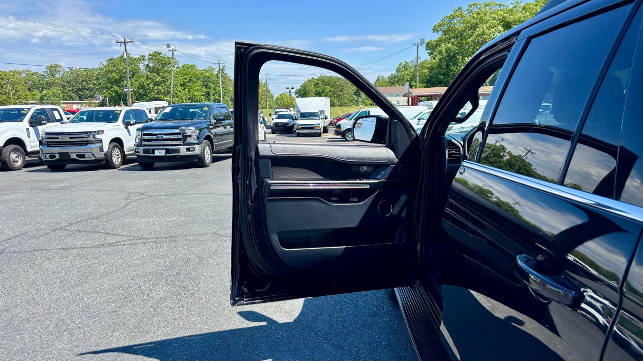 Used 2019 Ford Expedition Max XLT AWD/4WD image 13