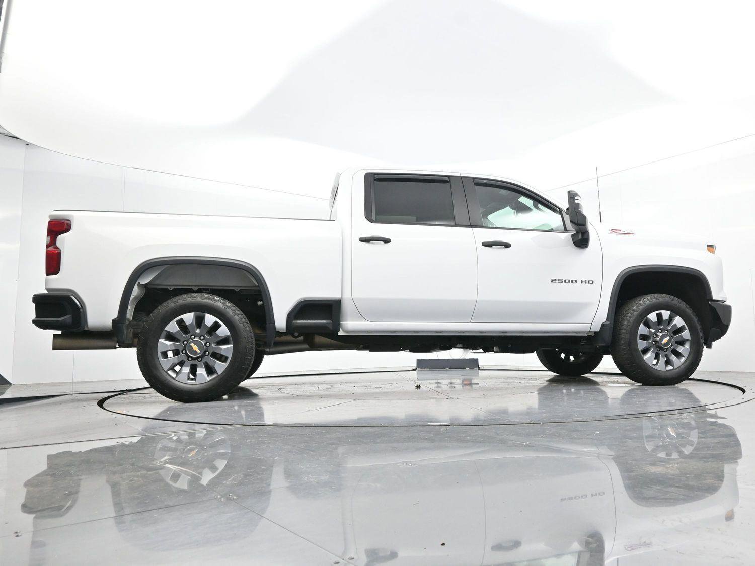 Used 2024 Chevrolet Silverado 2500 Custom w/ Custom Value Package image 48