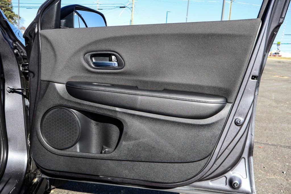 Used 2020 Honda HR-V Sport image 34