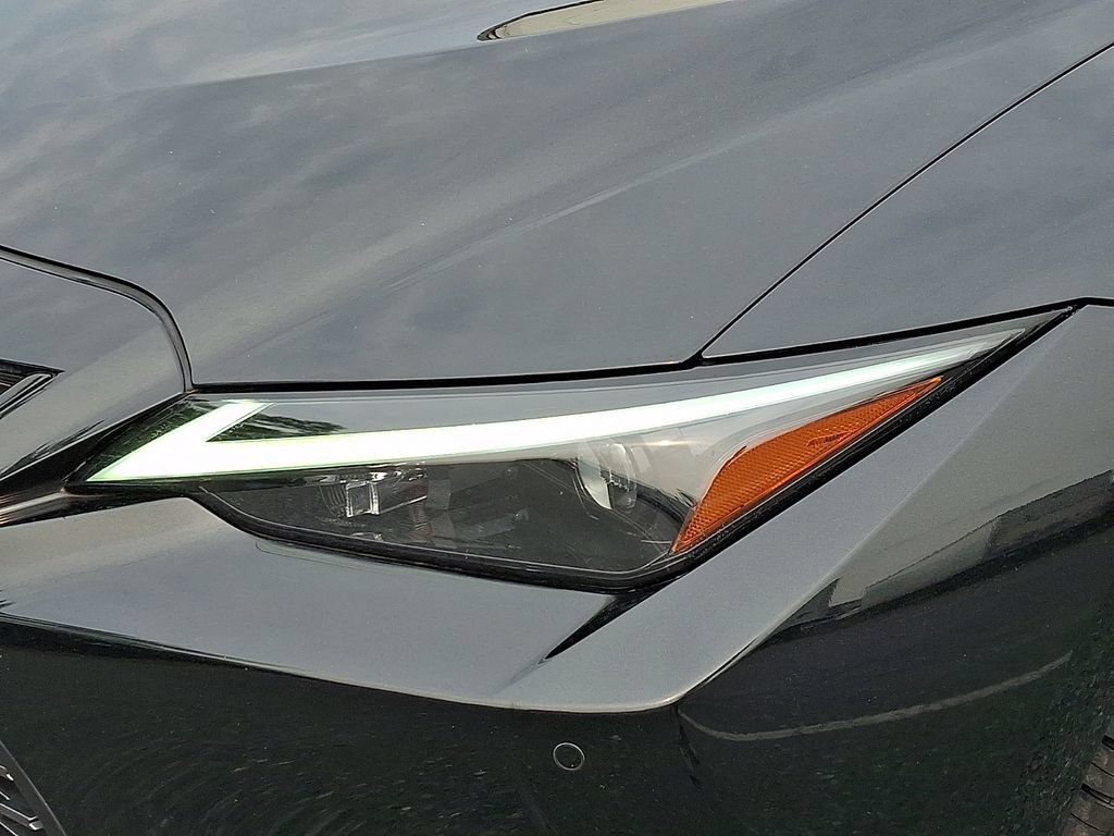 Used 2021 Lexus IS 300 AWD w/ Comfort Package image 11