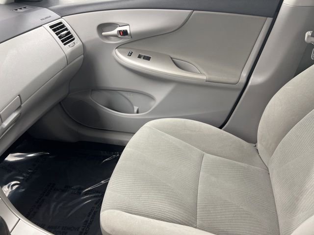 Used 2013 Toyota Corolla LE image 20