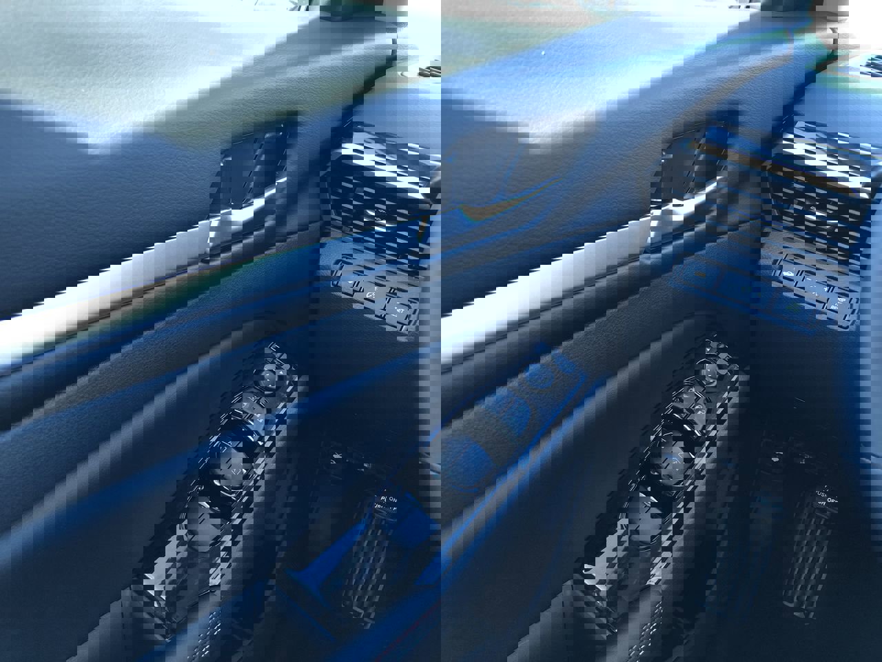 New 2025 Nissan Altima 2.5 SR w/ SR Premium Package image 20