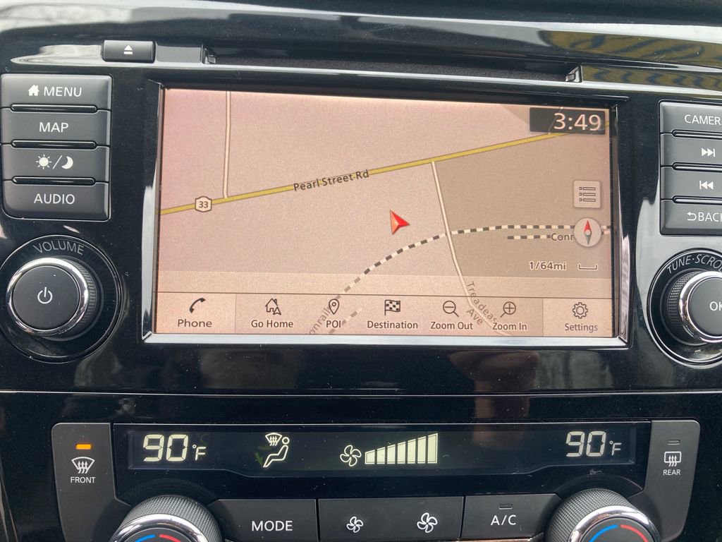 Used 2018 Nissan Rogue SV w/ Premium Package image 25