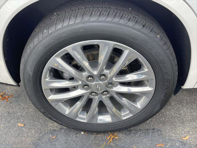 Used 2022 Cadillac XT6 Premium Luxury image 9