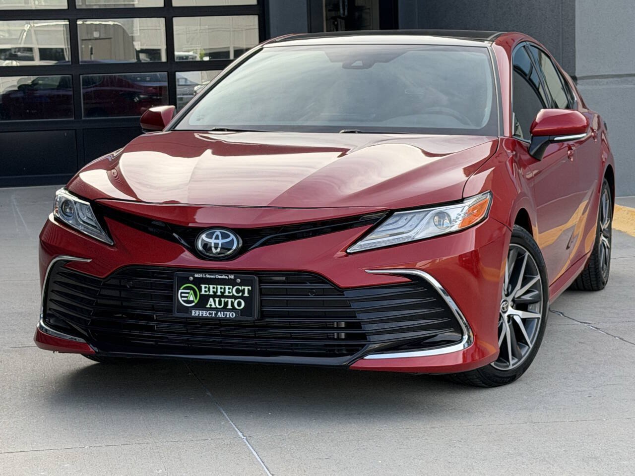 Used 2024 Toyota Camry XLE w/ Navigation Package AWD/4WD image 3