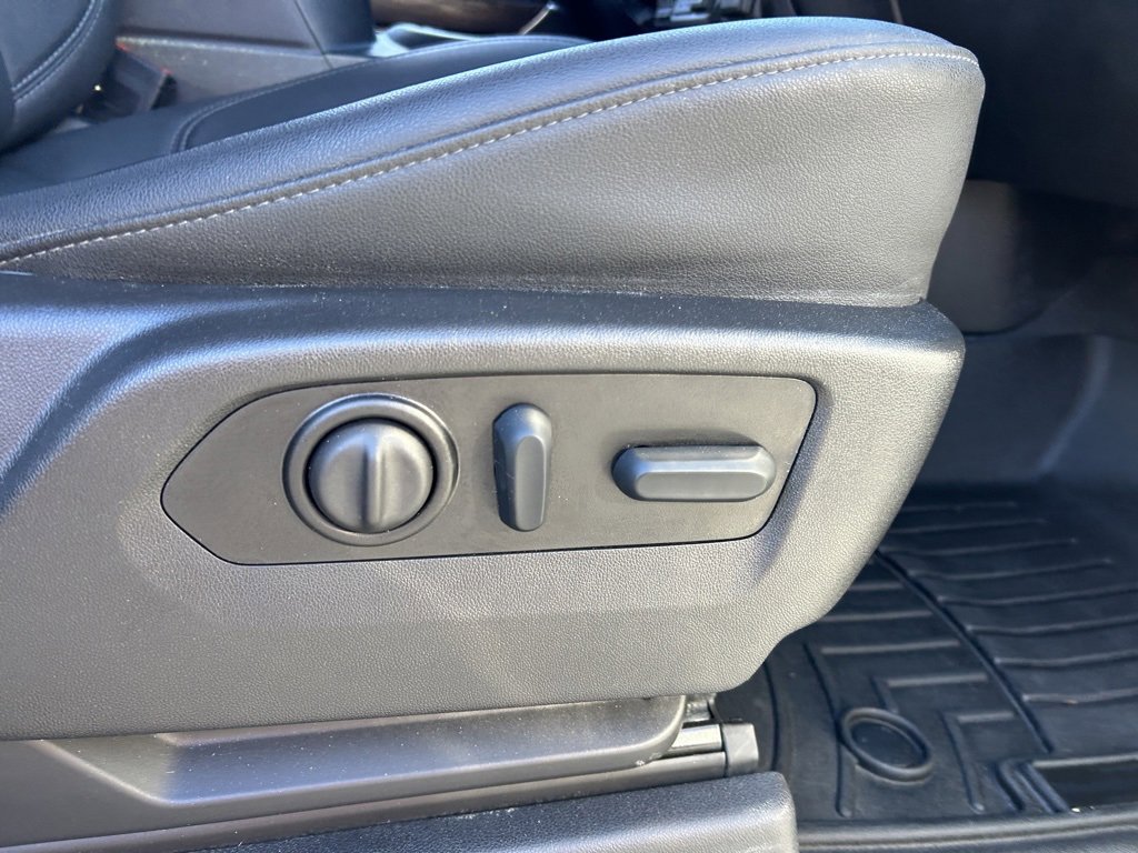 Used 2023 GMC Sierra 3500 SLT w/ SLT Premium Package image 51