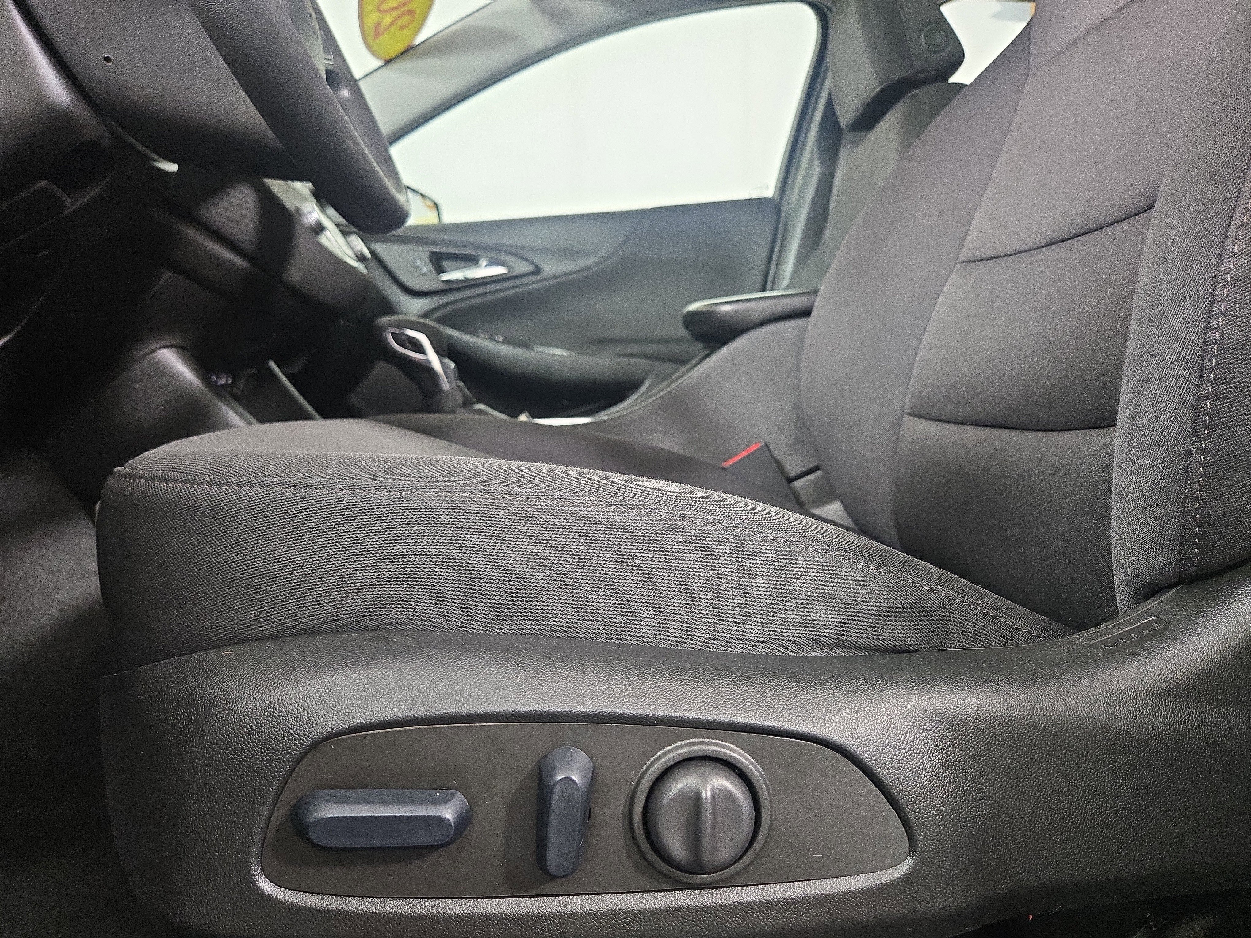 Certified 2024 Chevrolet Malibu LT image 30