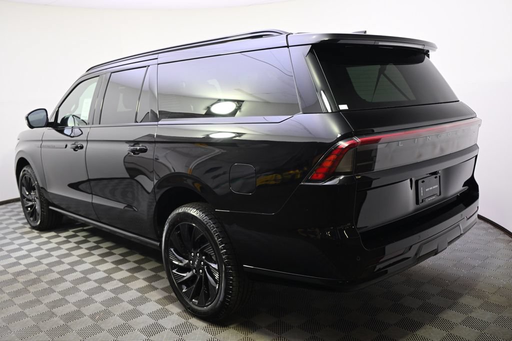 New 2027 Lincoln Navigator L Reserve w/ Jet Appearance Package AWD/4WD image 3