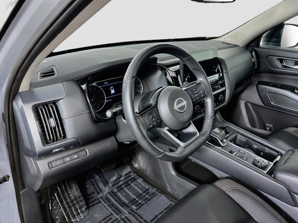 Used 2024 Nissan Pathfinder SL w/ SL Premium Package AWD/4WD image 8