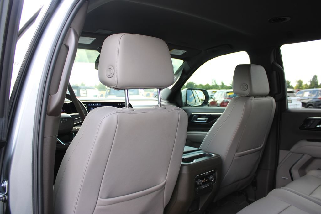 Used 2025 Chevrolet Tahoe Z71 w/ Comfort Package AWD/4WD image 29
