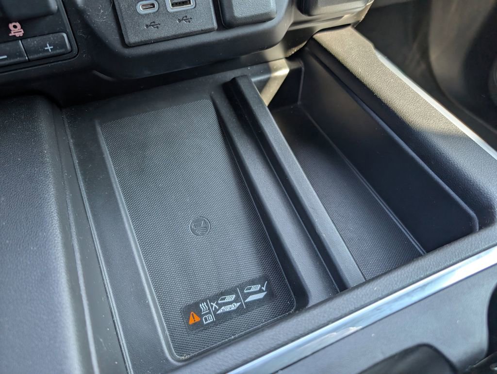 Used 2021 Chevrolet Silverado 1500 High Country image 16