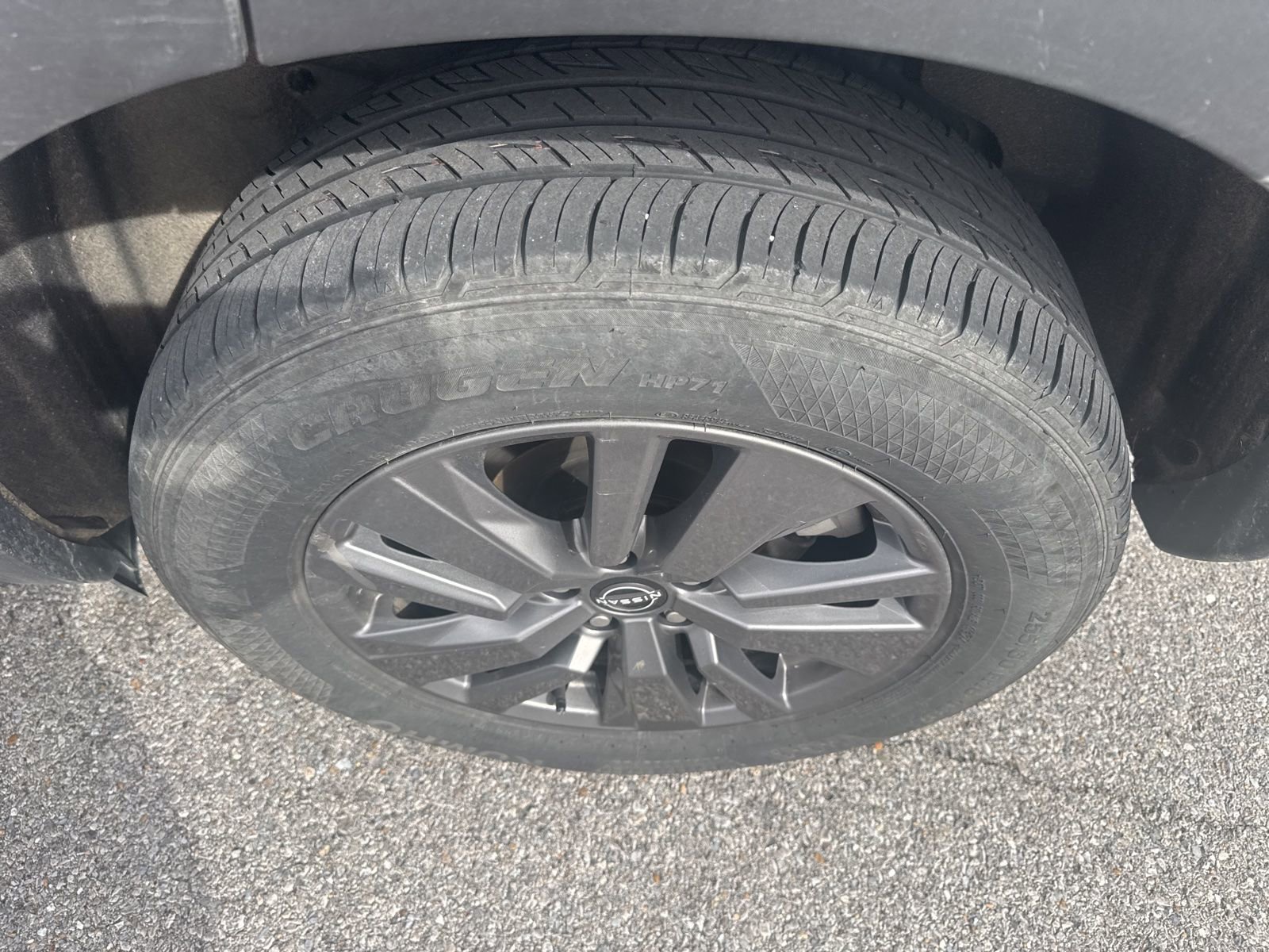 Used 2025 Nissan Pathfinder SV image 10