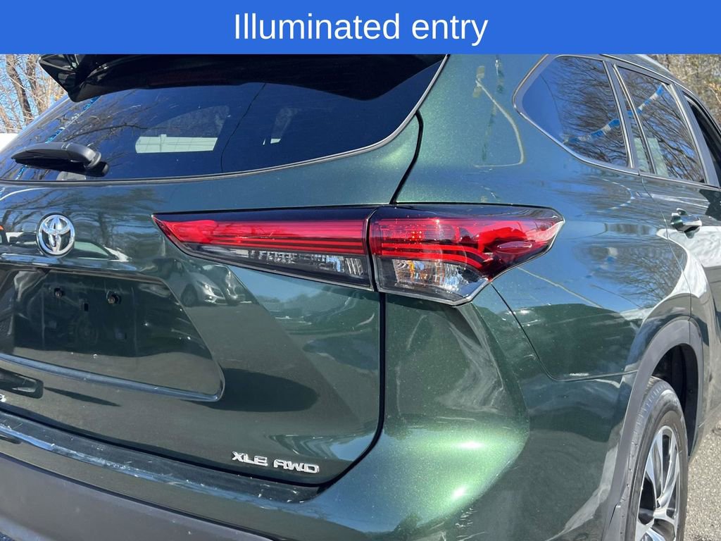 Used 2023 Toyota Highlander XLE image 14