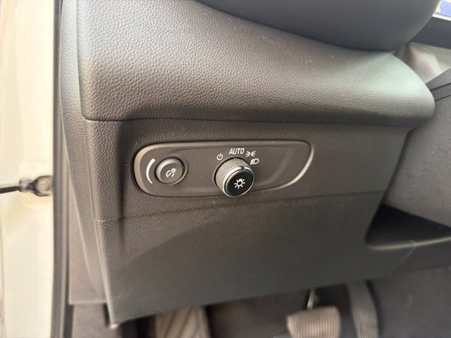 Used 2023 Buick Envision Essence FWD image 22