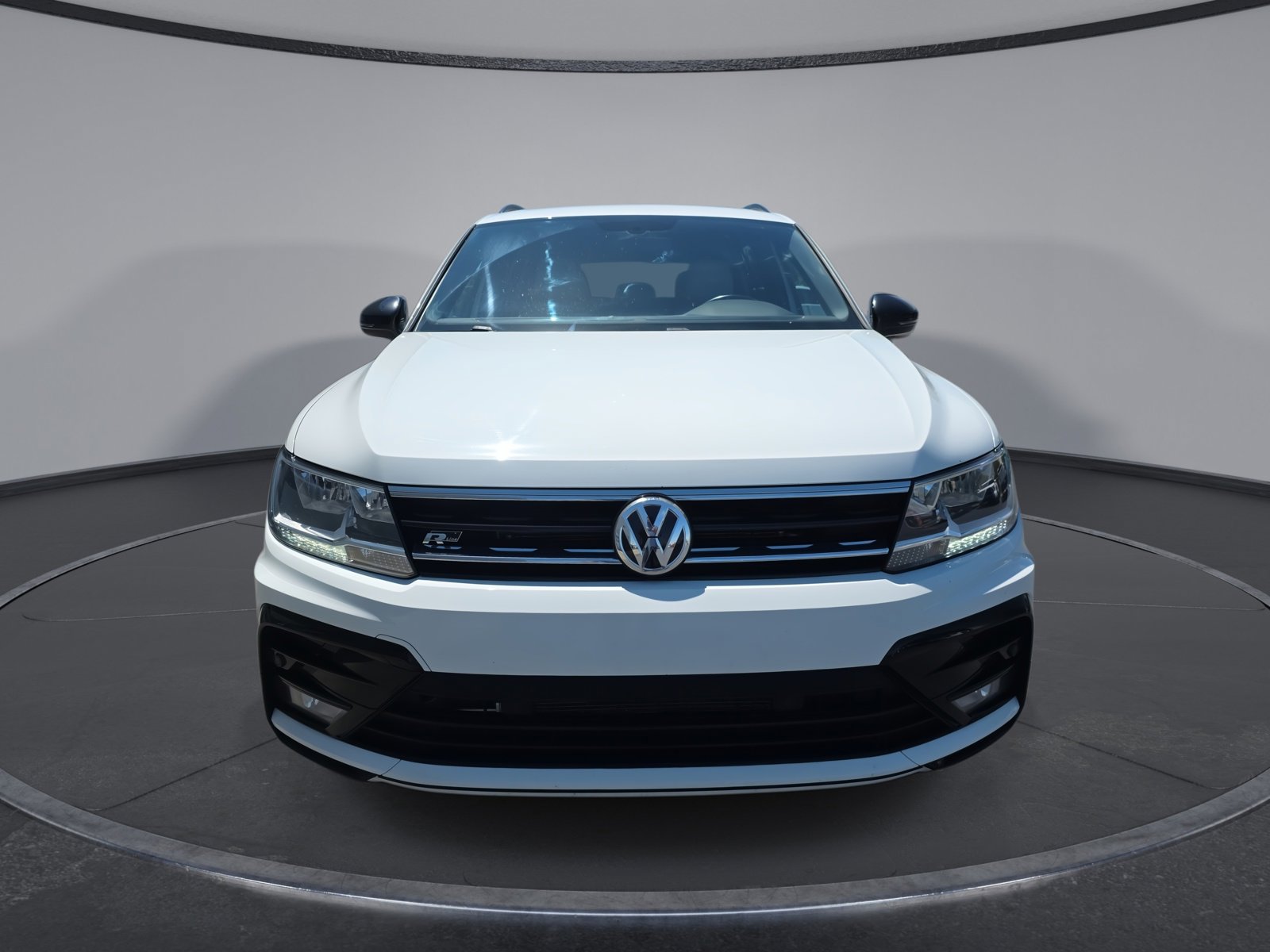 Used 2020 Volkswagen Tiguan SE R-Line AWD/4WD image 3