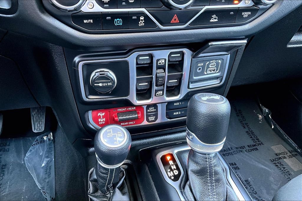 Used 2025 Jeep Wrangler Unlimited Rubicon 4xe w/ Convenience Group AWD/4WD image 10