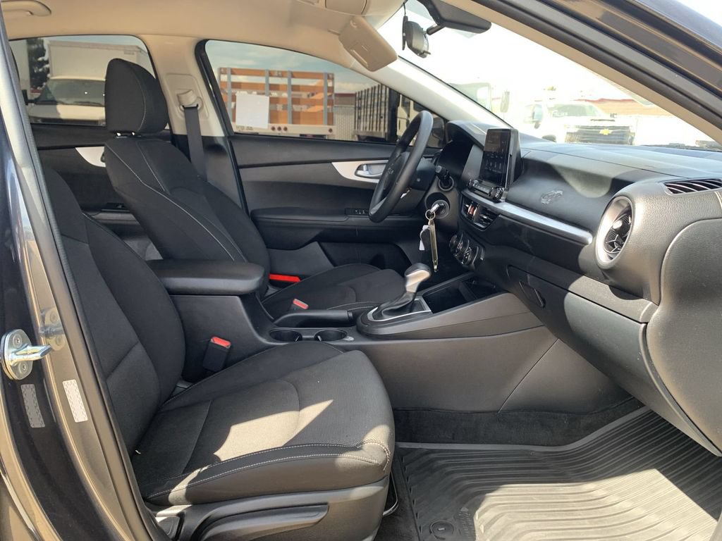 Used 2023 Kia Forte LXS w/ LXS Technology Package FWD image 26