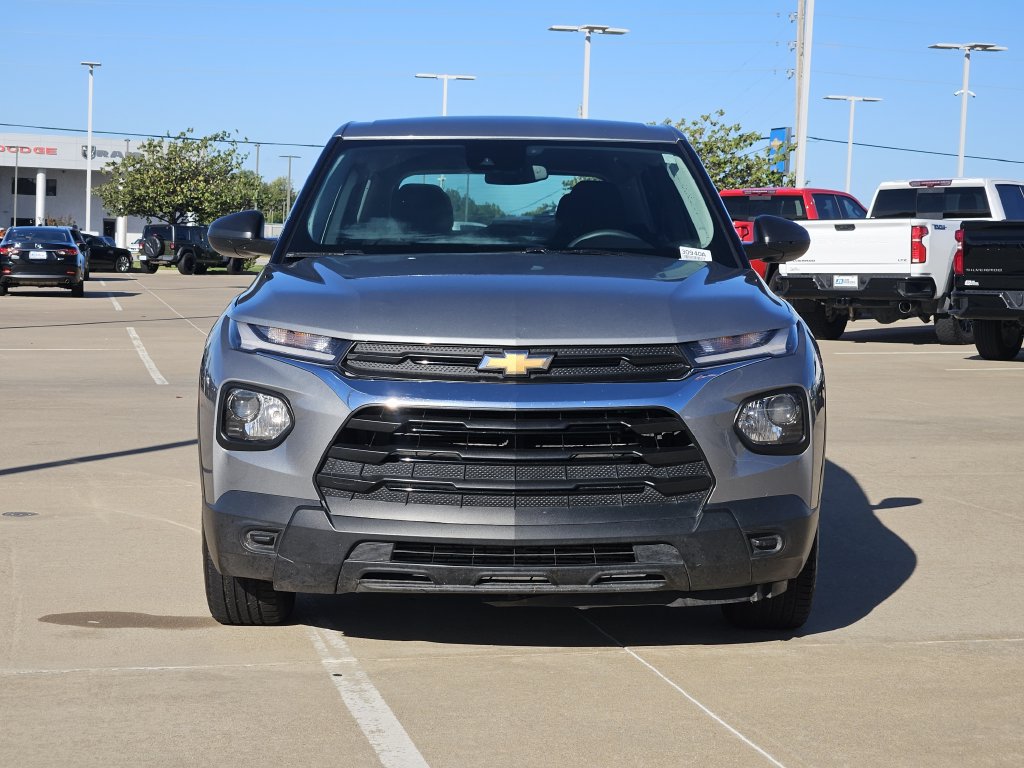 Used 2023 Chevrolet TrailBlazer LS FWD image 2