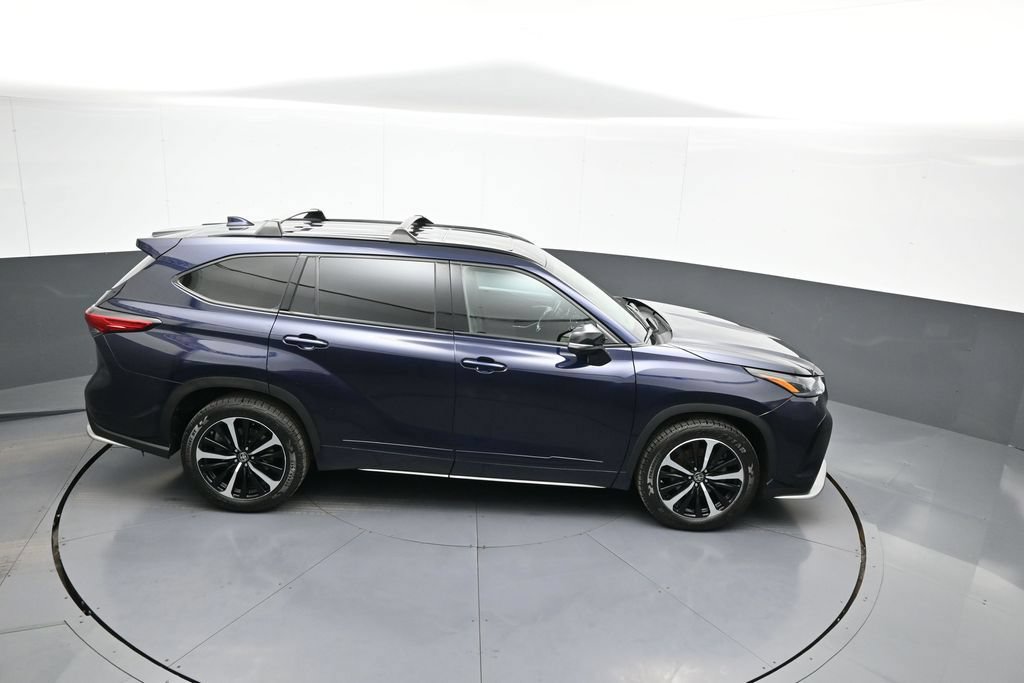 Used 2021 Toyota Highlander XSE AWD/4WD image 39