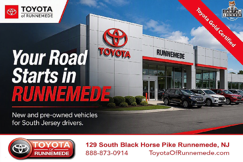 Used 2024 Toyota Camry LE AWD/4WD image 2