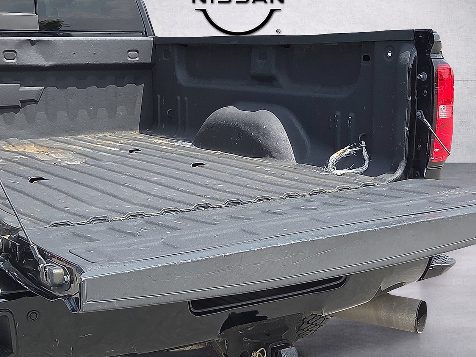 Used 2018 Chevrolet Silverado 2500 High Country w/ Duramax Plus Package AWD/4WD image 9