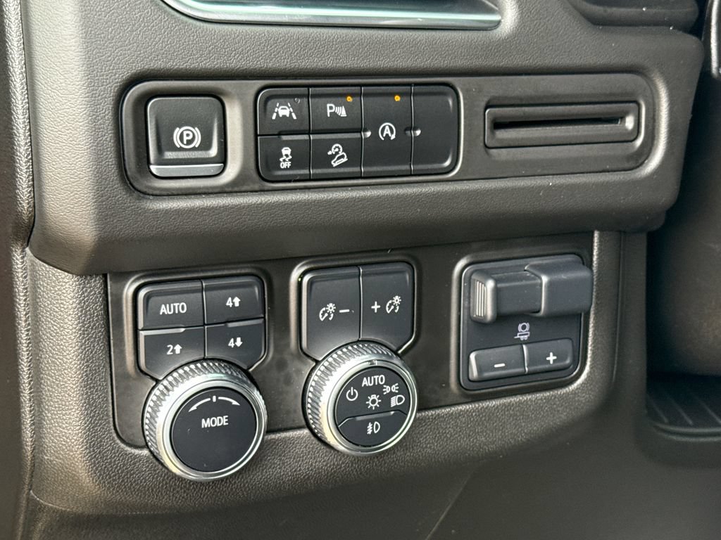 Used 2024 GMC Yukon AT4 w/ Max Trailering Package AWD/4WD image 24