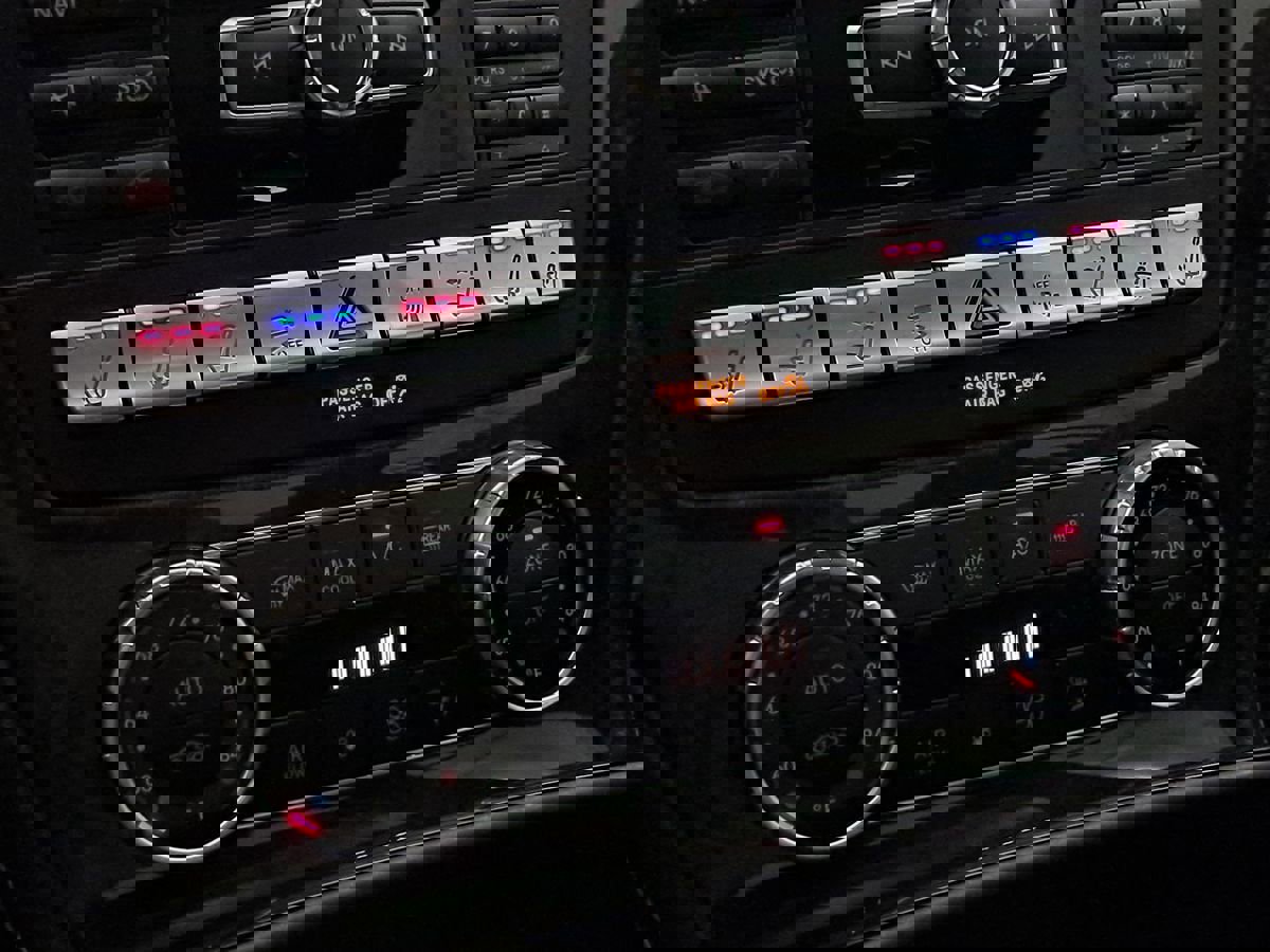 Used 2013 Mercedes-Benz SL 550 image 22