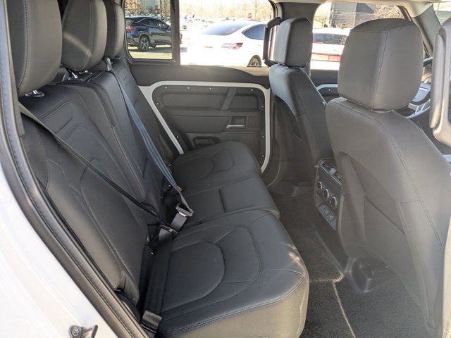 Used 2025 Land Rover Defender 110 S image 22