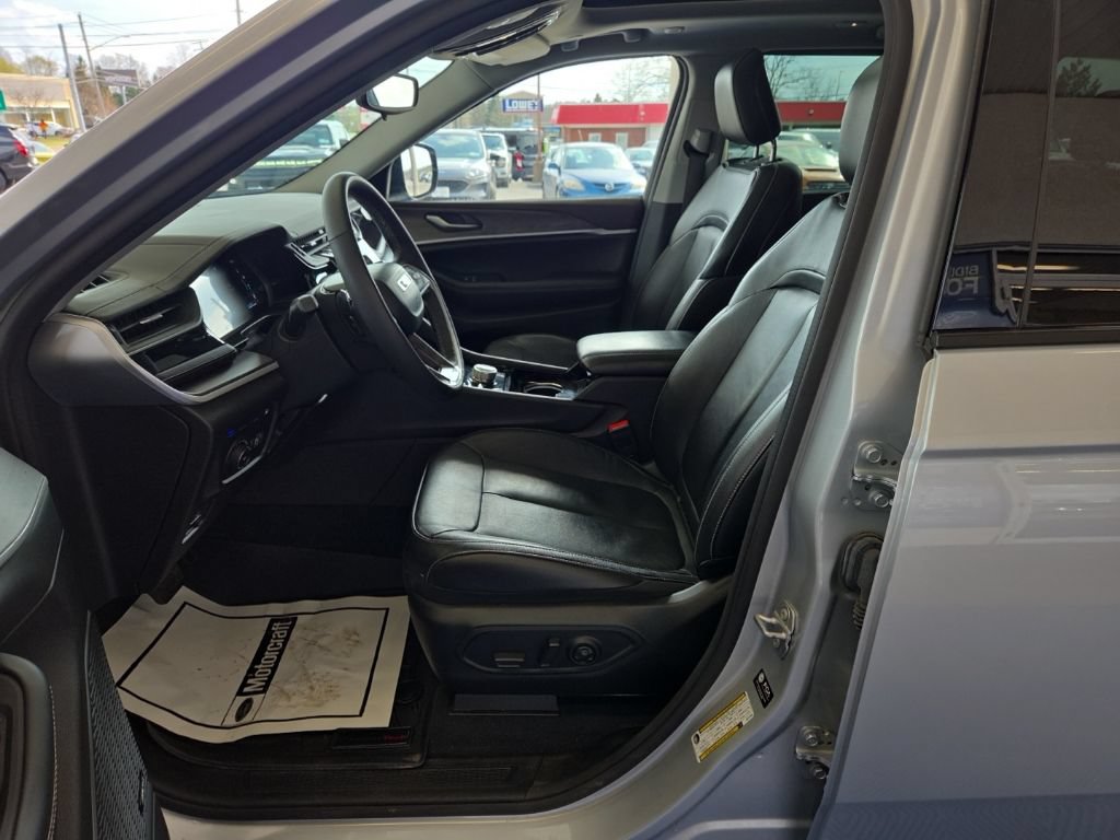 Used 2022 Jeep Grand Cherokee Limited 4xe AWD/4WD image 17