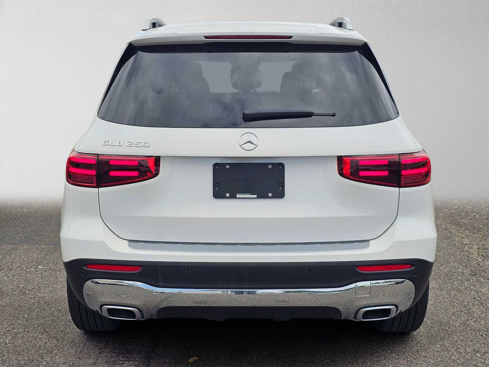New 2026 Mercedes-Benz GLB 250 image 4