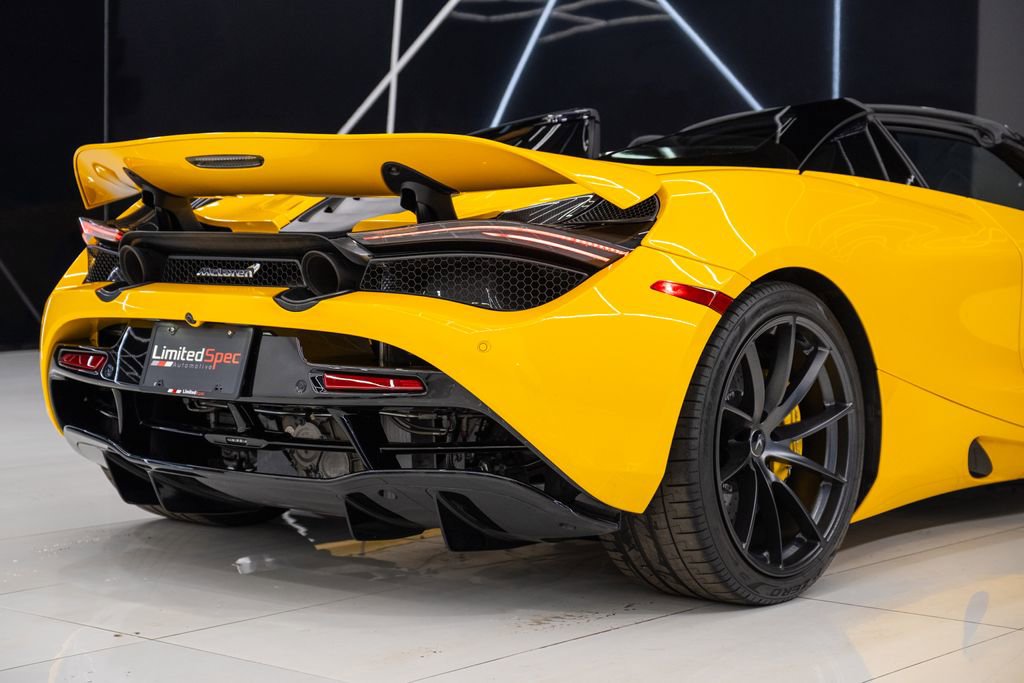 Used 2023 McLaren 720S Luxury image 18