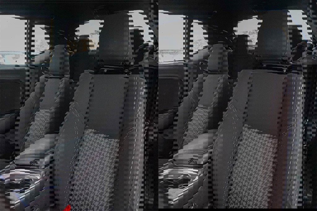 Used 2021 Dodge Challenger SXT w/ Blacktop Package image 10