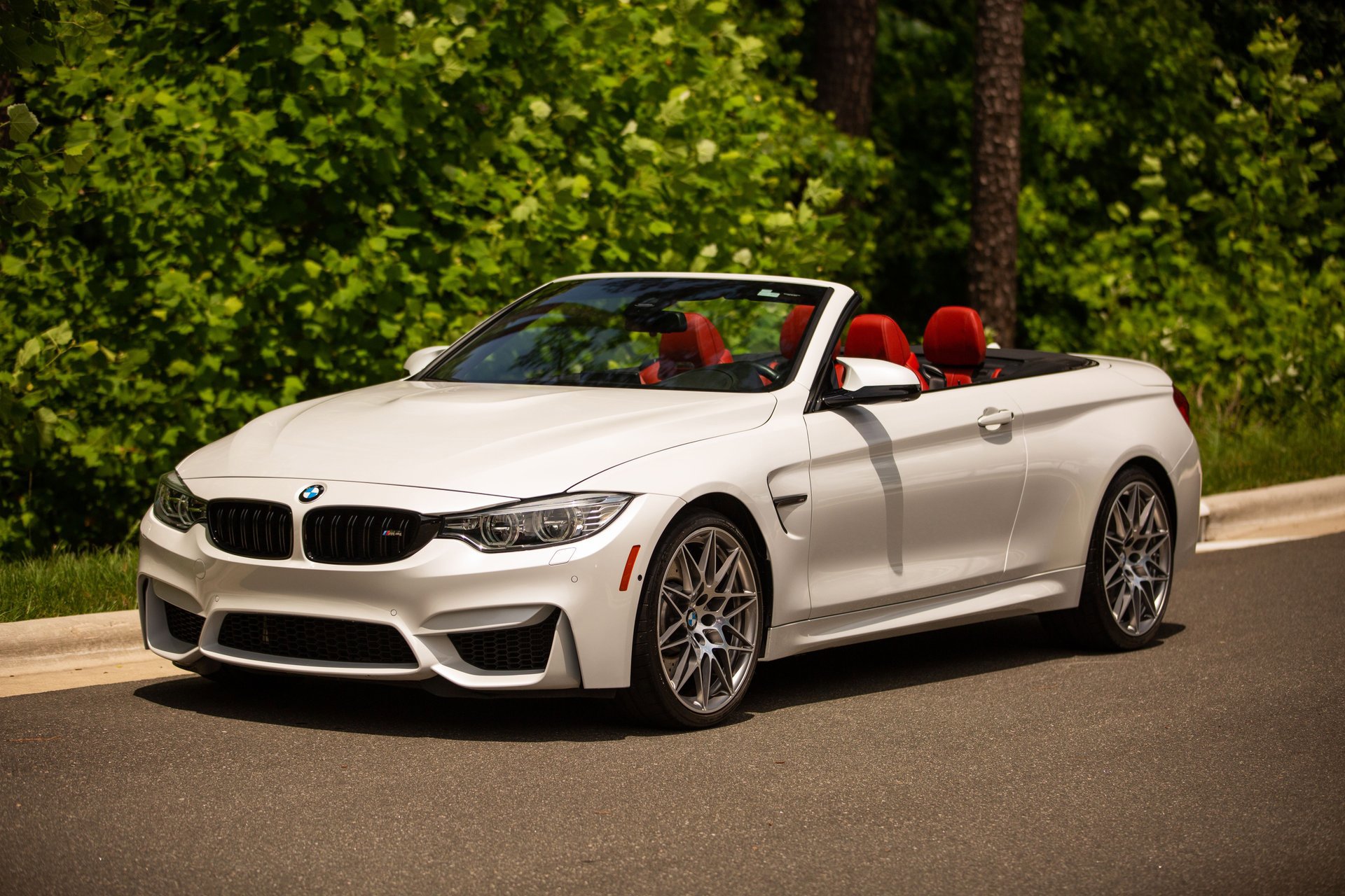 Used 2017 BMW M4 Convertible w/ Competition Package RWD image 9