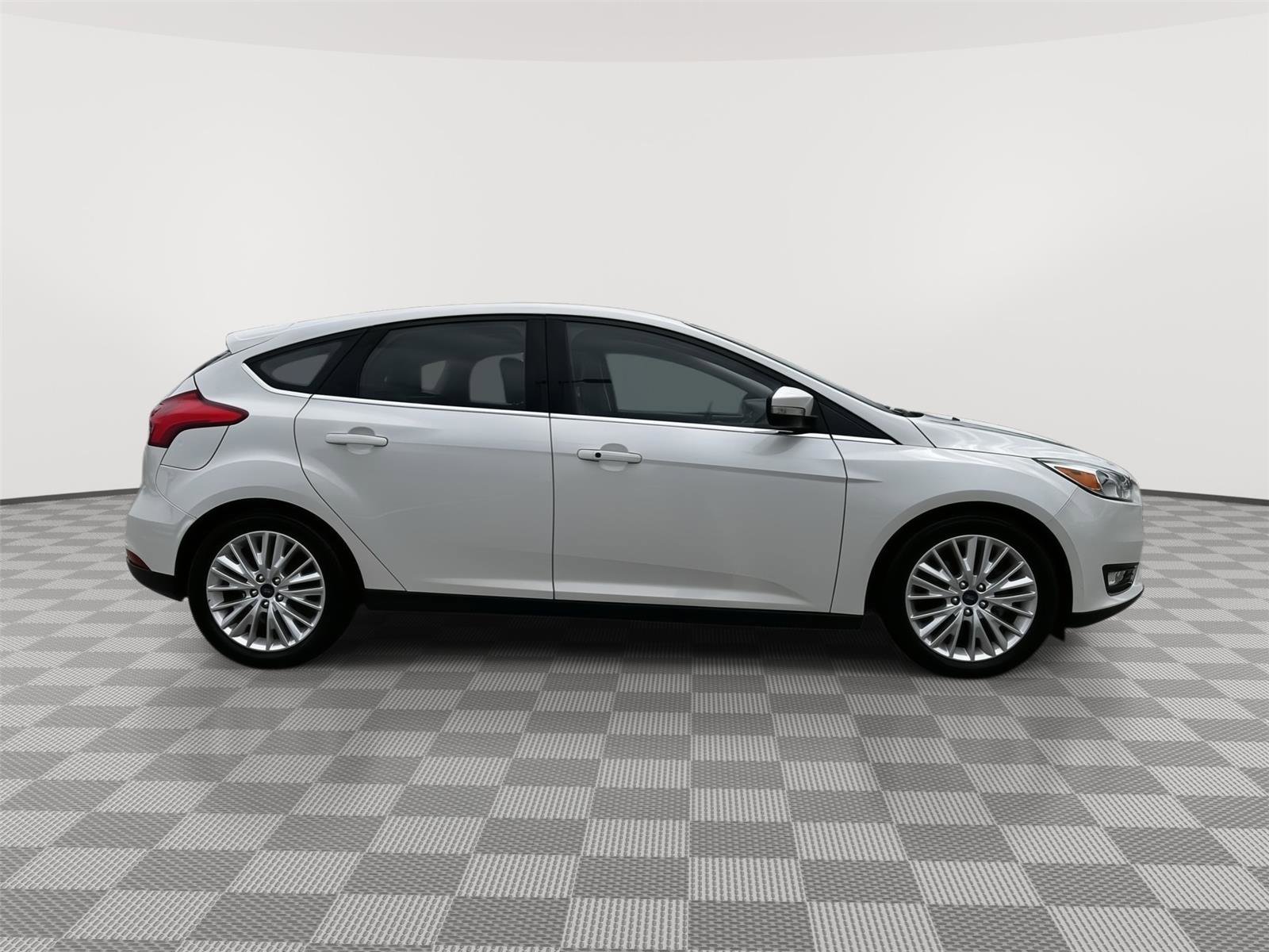Used 2017 Ford Focus Titanium w/ Titanium Technology Package FWD image 5