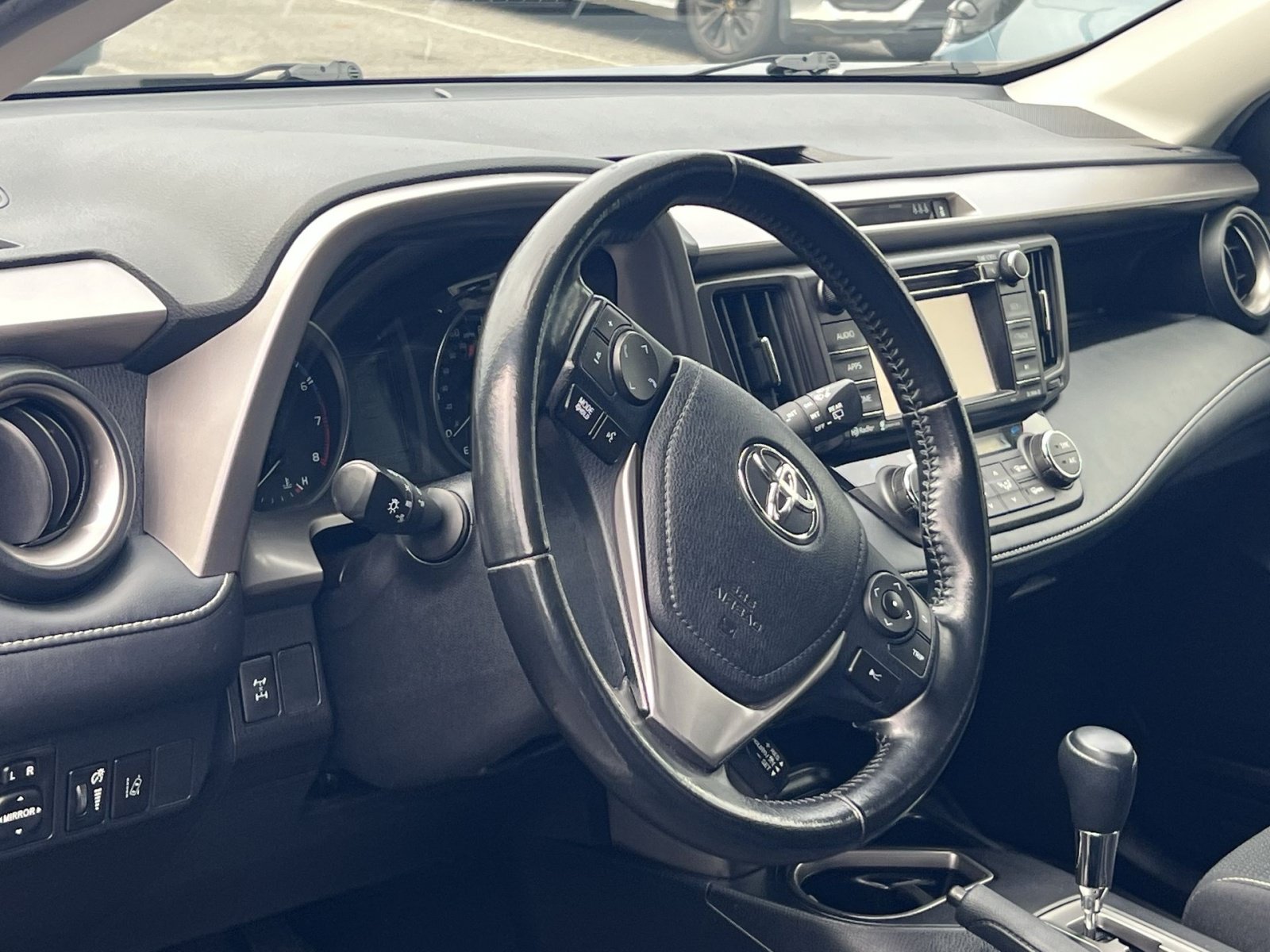Used 2018 Toyota RAV4 XLE w/ Plus Extra Value Package AWD/4WD image 13