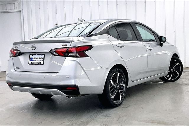Used 2024 Nissan Versa SR FWD image 12