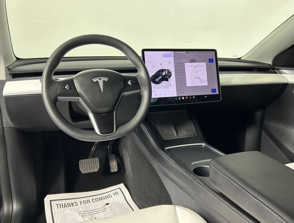 Used 2024 Tesla Model Y 2WD image 16