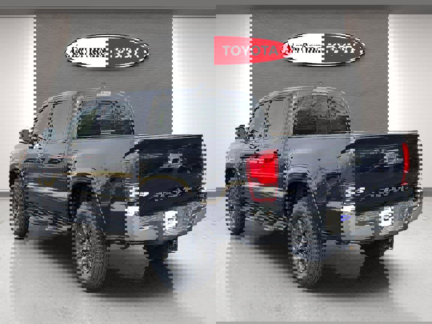 Used 2023 Toyota Tacoma SR5 image 8