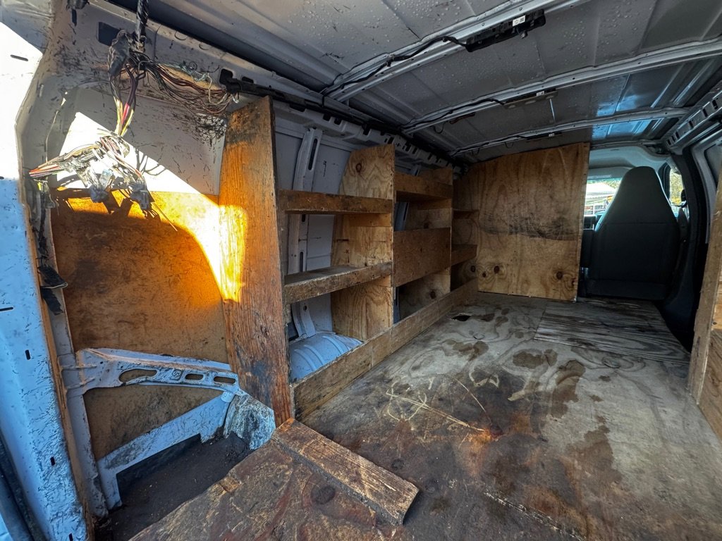 Used 2017 Chevrolet Express 3500 image 19