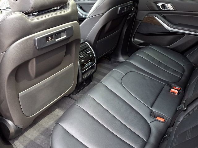Used 2022 BMW X5 xDrive40i w/ Premium Package AWD/4WD image 16