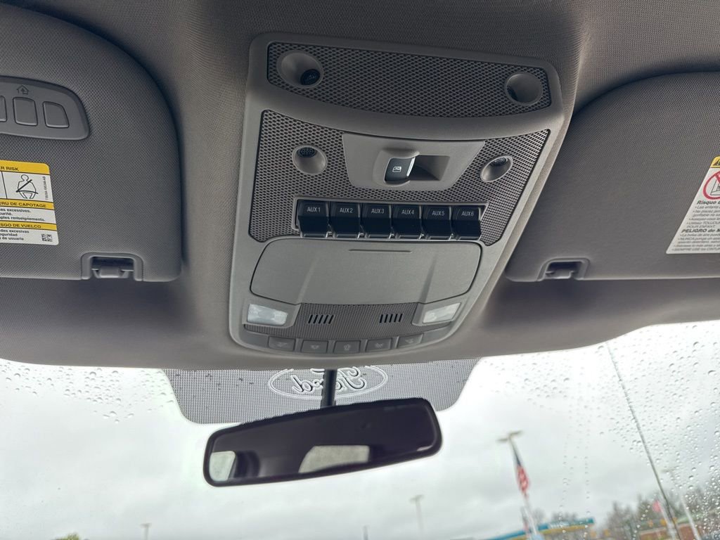 Used 2018 Ford F350 Lariat w/ Chrome Package image 23