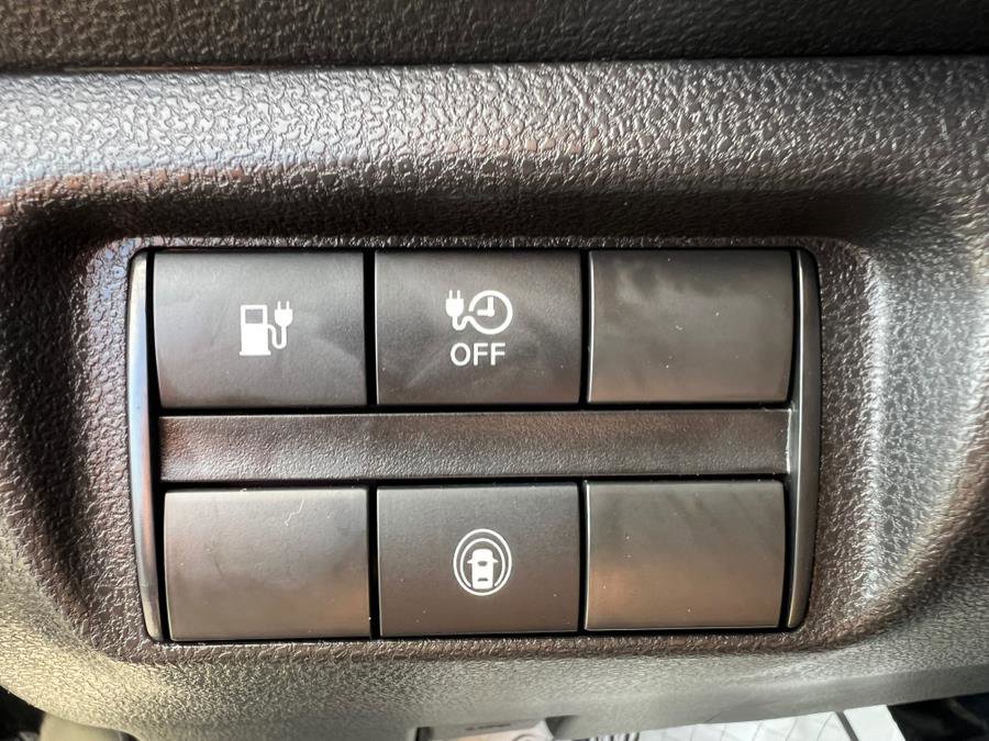 Used 2025 Nissan Leaf S image 16