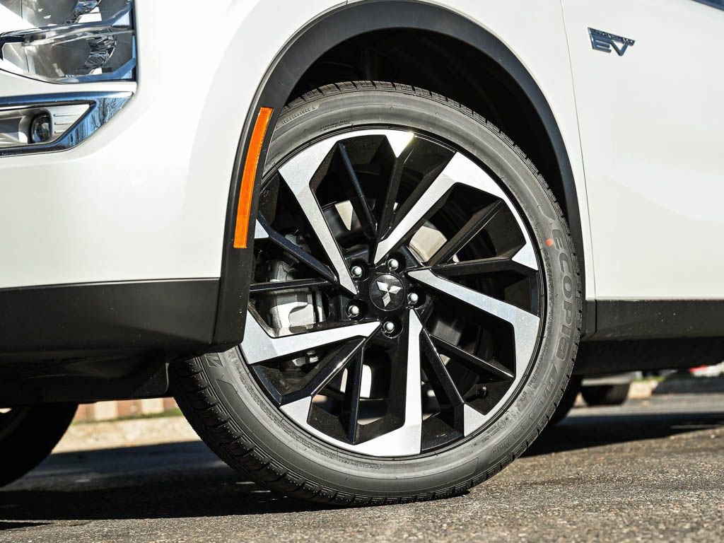 New 2025 Mitsubishi Outlander SE image 6