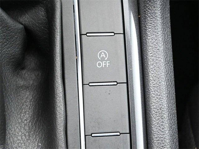 Used 2020 Volkswagen Tiguan SE w/ Panoramic Sunroof Package image 26