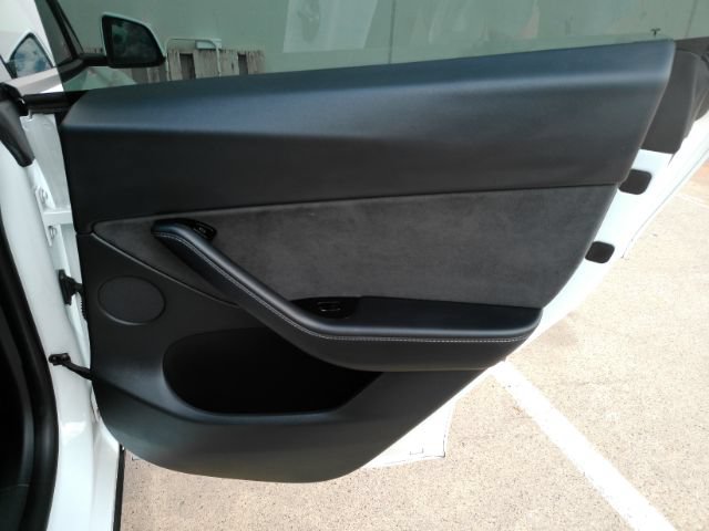 Used 2021 Tesla Model Y Long Range AWD/4WD image 23