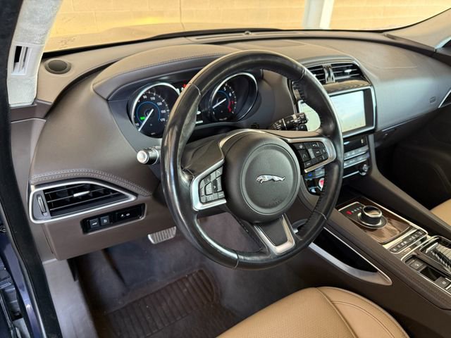 Used 2019 Jaguar F-PACE Prestige image 35