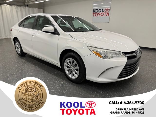 Used 2015 Toyota Camry LE FWD image 1