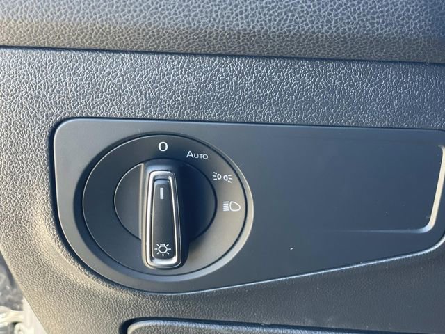 Used 2022 Volkswagen Tiguan SE w/ Panoramic Sunroof Package image 20