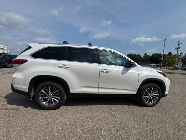 Used 2019 Toyota Highlander XLE AWD/4WD image 8